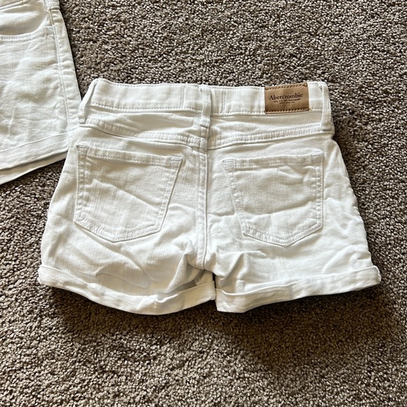 Abercrombie shorts in white girls size 9/10 - Picture 2 of 6